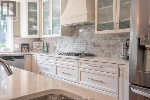 336 Delaware Avenue, Chatham, ON - Indoor Photo Showing Kitchen With Upgraded Kitchen