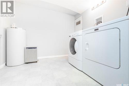 1451-1453 Rupert Street, Regina, SK - Indoor Photo Showing Laundry Room