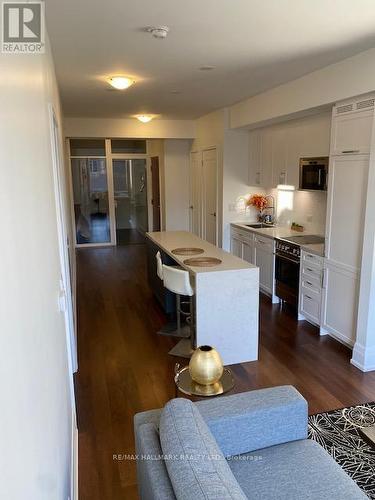 310 - 25 Malcolm Road, Toronto (Leaside), ON - Indoor Photo Showing Kitchen