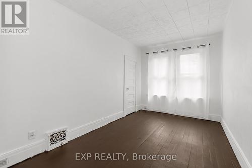 5419 Maple Street, Niagara Falls, ON - Indoor Photo Showing Other Room