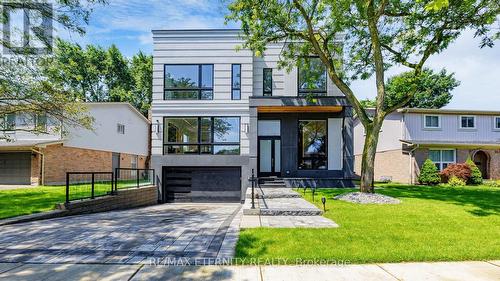 22 Sanderson Crescent, Richmond Hill (North Richvale), ON - Outdoor With Facade