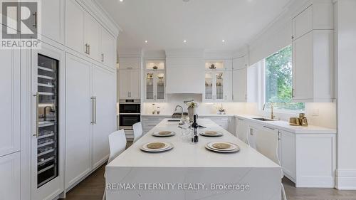 22 Sanderson Crescent, Richmond Hill (North Richvale), ON - Indoor Photo Showing Kitchen