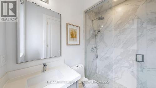 22 Sanderson Crescent, Richmond Hill (North Richvale), ON - Indoor Photo Showing Bathroom