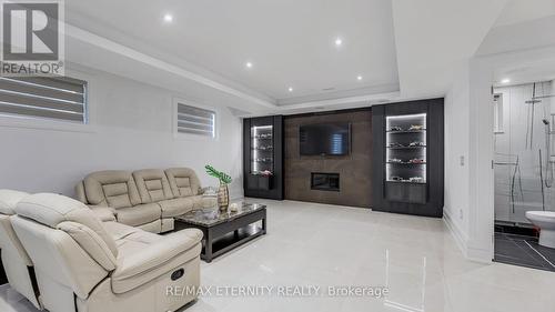 22 Sanderson Crescent, Richmond Hill (North Richvale), ON - Indoor With Fireplace