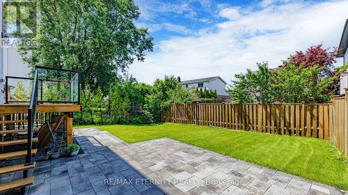 22 Sanderson Crescent, Richmond Hill (North Richvale), ON - Outdoor