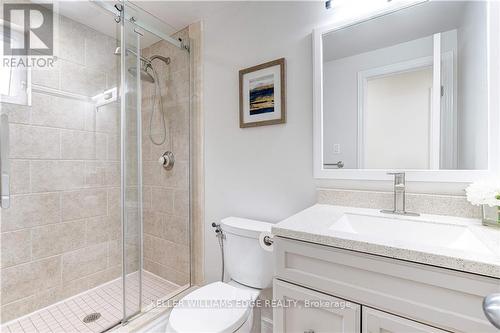 414 Yale Crescent, Oakville (Bronte West), ON - Indoor Photo Showing Bathroom