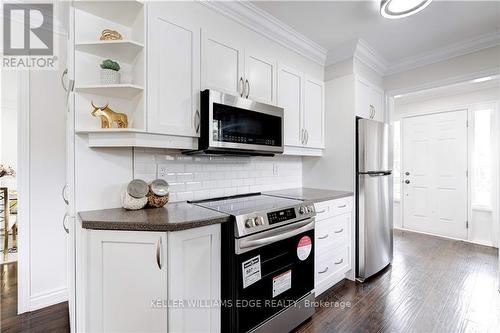 414 Yale Crescent, Oakville (Bronte West), ON - Indoor Photo Showing Kitchen With Stainless Steel Kitchen With Upgraded Kitchen