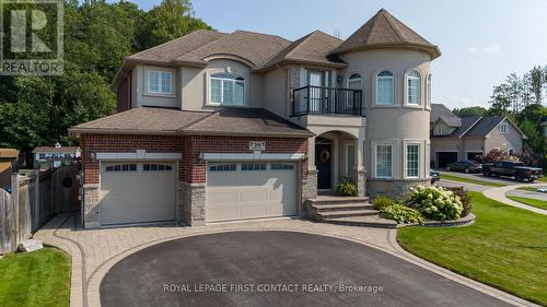 29 Stapleton Place, Barrie (Ardagh), ON - Outdoor With Facade