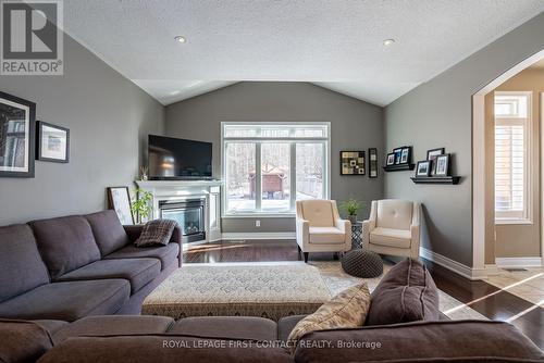 29 Stapleton Place, Barrie (Ardagh), ON - Indoor Photo Showing Living Room With Fireplace