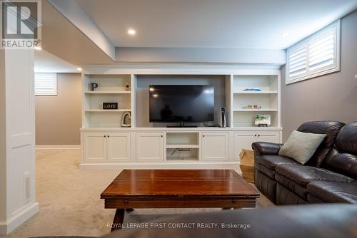 29 Stapleton Place, Barrie (Ardagh), ON - Indoor