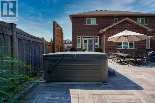 29 Stapleton Place, Barrie (Ardagh), ON - Outdoor