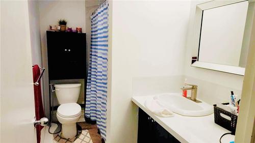 1000 Cedarglen Gate|Unit #520, Mississauga, ON - Indoor Photo Showing Bathroom