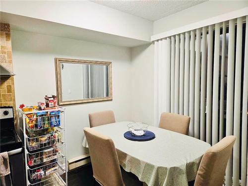 1000 Cedarglen Gate|Unit #520, Mississauga, ON - Indoor Photo Showing Dining Room