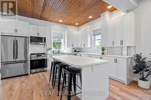 191 Catherine Street, North Middlesex (Parkhill), ON - Indoor Photo Showing Kitchen