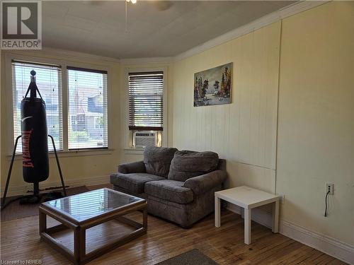 590 Wyld Street, North Bay, ON - Indoor Photo Showing Living Room