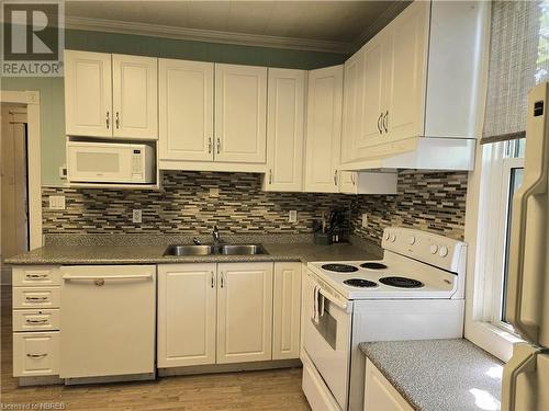 590 Wyld Street, North Bay, ON - Indoor Photo Showing Kitchen With Double Sink