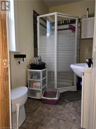 590 Wyld Street, North Bay, ON - Indoor Photo Showing Bathroom