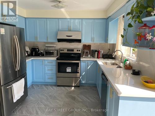 163 Forest Run Boulevard, Vaughan (Patterson), ON - Indoor Photo Showing Kitchen