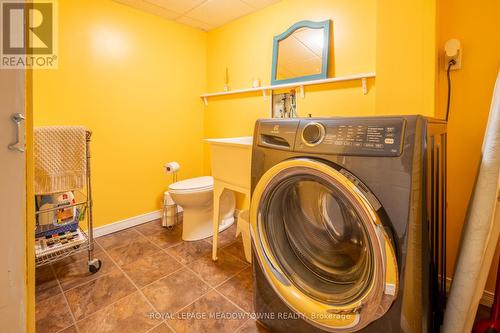 131 Meadowlark Drive, Hamilton (Bruleville), ON - Indoor Photo Showing Laundry Room