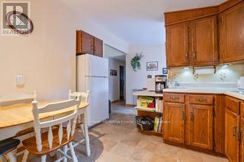 131 Meadowlark Drive, Hamilton (Bruleville), ON - Indoor Photo Showing Kitchen