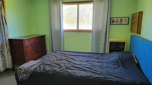 450 No 9 Hwy Highway, Winnipeg Beach, MB - Indoor Photo Showing Bedroom