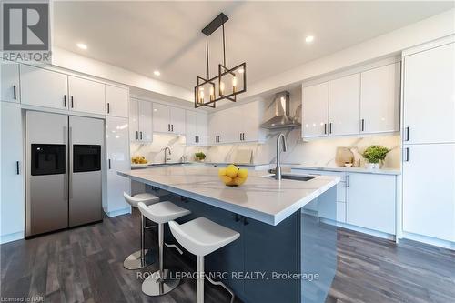 7903 Mulhern Street, Niagara Falls, ON - Indoor Photo Showing Kitchen