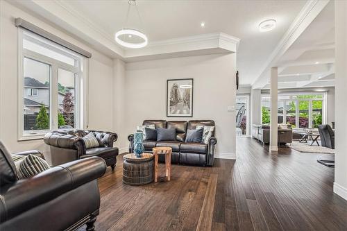 44 Riesling Court, Hamilton, ON - Indoor Photo Showing Living Room