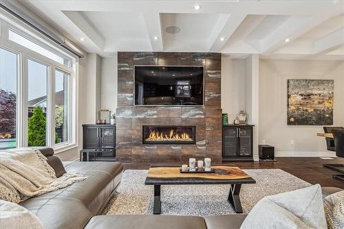 44 Riesling Court, Hamilton, ON - Indoor Photo Showing Living Room With Fireplace