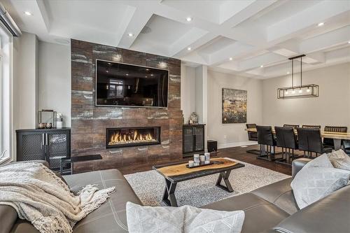 44 Riesling Court, Hamilton, ON - Indoor Photo Showing Living Room With Fireplace