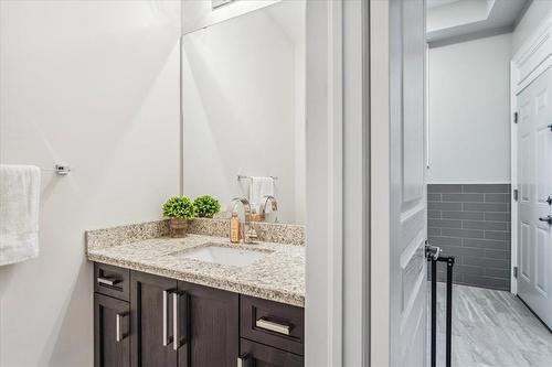 44 Riesling Court, Hamilton, ON - Indoor Photo Showing Bathroom