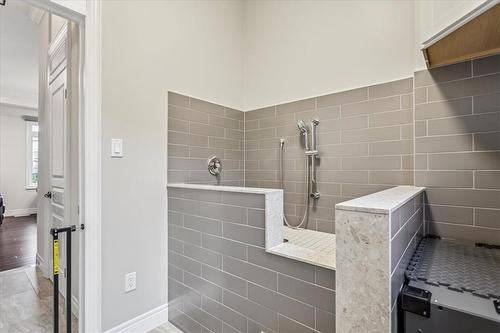 44 Riesling Court, Hamilton, ON - Indoor Photo Showing Bathroom