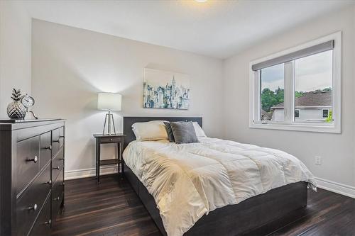 44 Riesling Court, Hamilton, ON - Indoor Photo Showing Bedroom