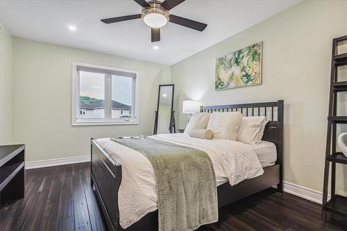 44 Riesling Court, Hamilton, ON - Indoor Photo Showing Bedroom