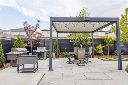 44 Riesling Court, Hamilton, ON - Outdoor