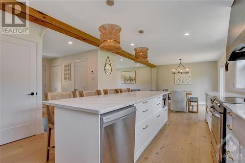 6515 Bunker Road, Ottawa, ON - Indoor Photo Showing Kitchen