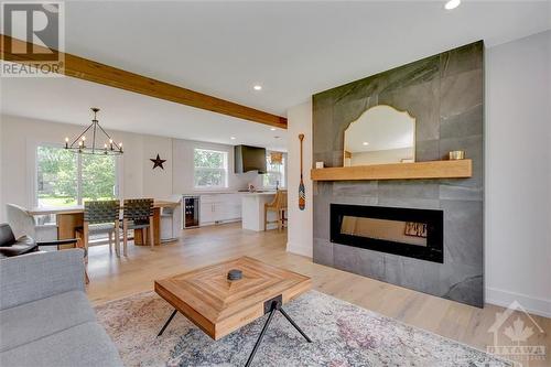 6515 Bunker Road, Ottawa, ON - Indoor Photo Showing Living Room With Fireplace