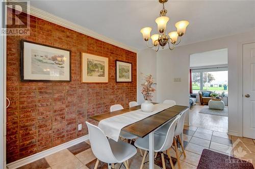 2455 Walkley Road, Ottawa, ON - Indoor Photo Showing Dining Room