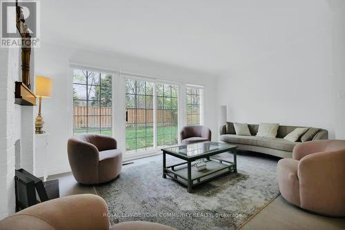 4115 Marigold Crescent E, Mississauga (Erin Mills), ON - Indoor Photo Showing Living Room