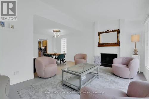 4115 Marigold Crescent E, Mississauga (Erin Mills), ON - Indoor Photo Showing Living Room