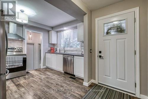 796 Elm Street, St. Thomas, ON - Indoor Photo Showing Kitchen