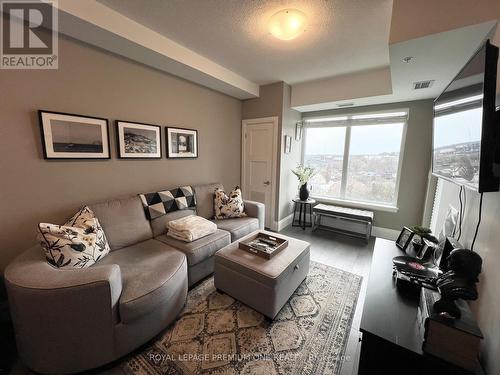 904 - 63 Arthur Street S, Guelph, ON - Indoor Photo Showing Living Room