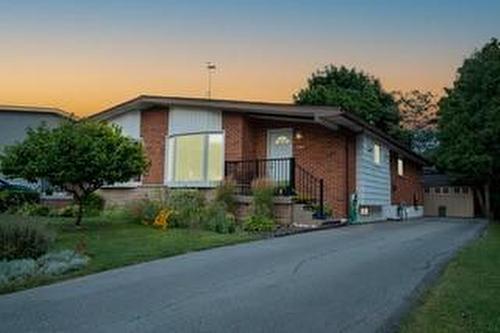 131 Meadowlark Drive, Hamilton, ON - Outdoor