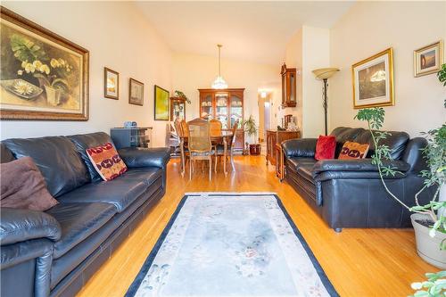 131 Meadowlark Drive, Hamilton, ON - Indoor Photo Showing Living Room