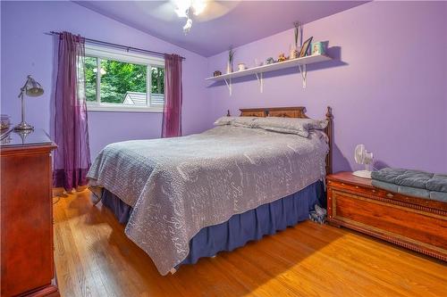 131 Meadowlark Drive, Hamilton, ON - Indoor Photo Showing Bedroom