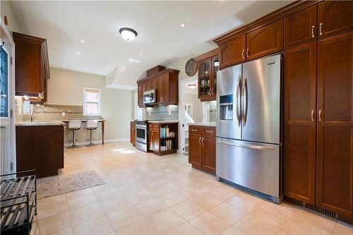 338 Inverness Avenue E, Hamilton, ON - Indoor Photo Showing Kitchen