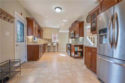 338 Inverness Avenue E, Hamilton, ON - Indoor Photo Showing Kitchen