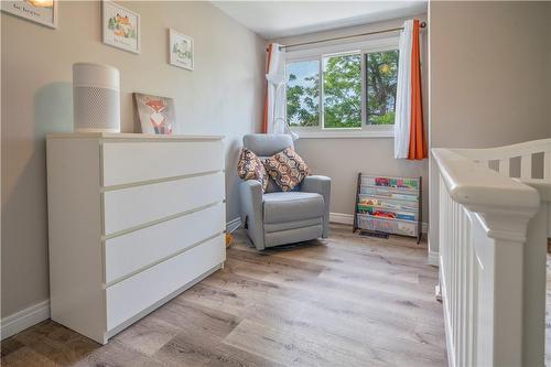 338 Inverness Avenue E, Hamilton, ON - Indoor Photo Showing Bedroom