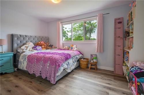 338 Inverness Avenue E, Hamilton, ON - Indoor Photo Showing Bedroom