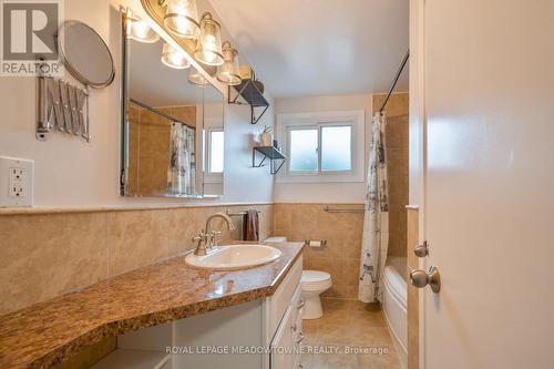 338 Inverness Avenue E, Hamilton (Inch Park), ON - Indoor Photo Showing Bathroom