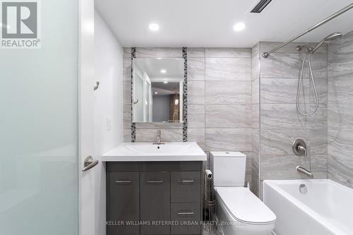 1111 - 725 King Street W, Toronto, ON - Indoor Photo Showing Bathroom